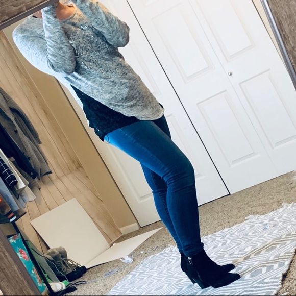 ⚡️Boutique Aztec print sweater - Picture 2 of 7